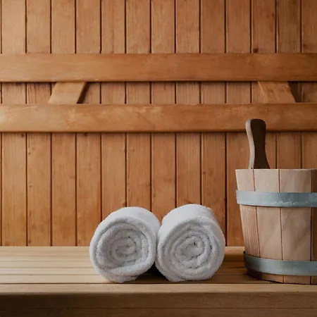 Spacieux, Skis Aux Pieds Avec Sauna, Jacuzzi Et Salle De Sport, Proche Centre Et Pistes - Fr-1-467-68 *